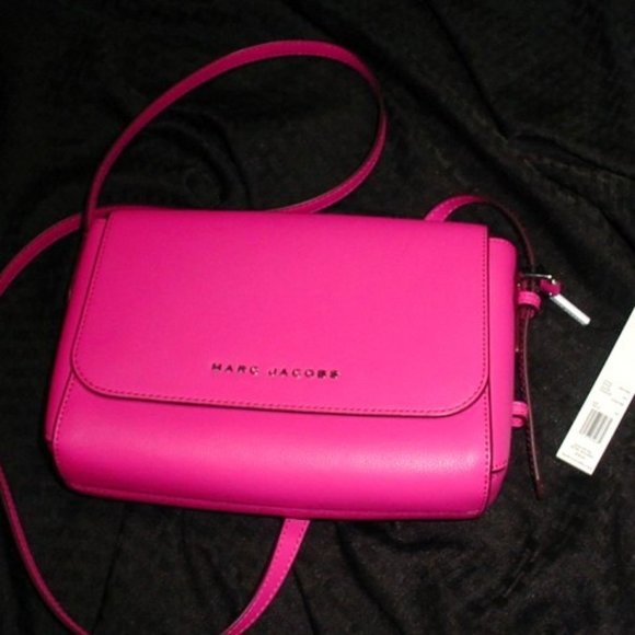MARC JACOBS Handbags - MARC JACOBS NWT Bubble Gum Pink Flap Purse